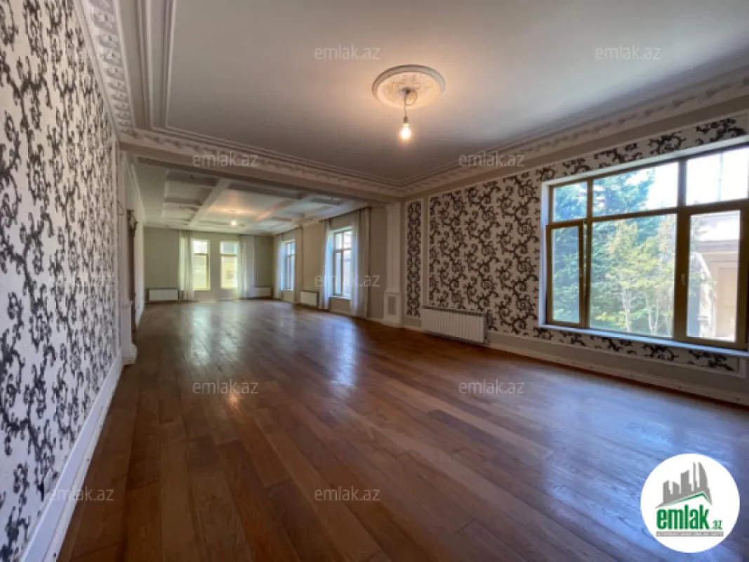 Satılır 7 otaqlı həyət evi 1000 m²