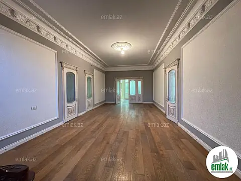 Satılır 7 otaqlı həyət evi 1000 m²