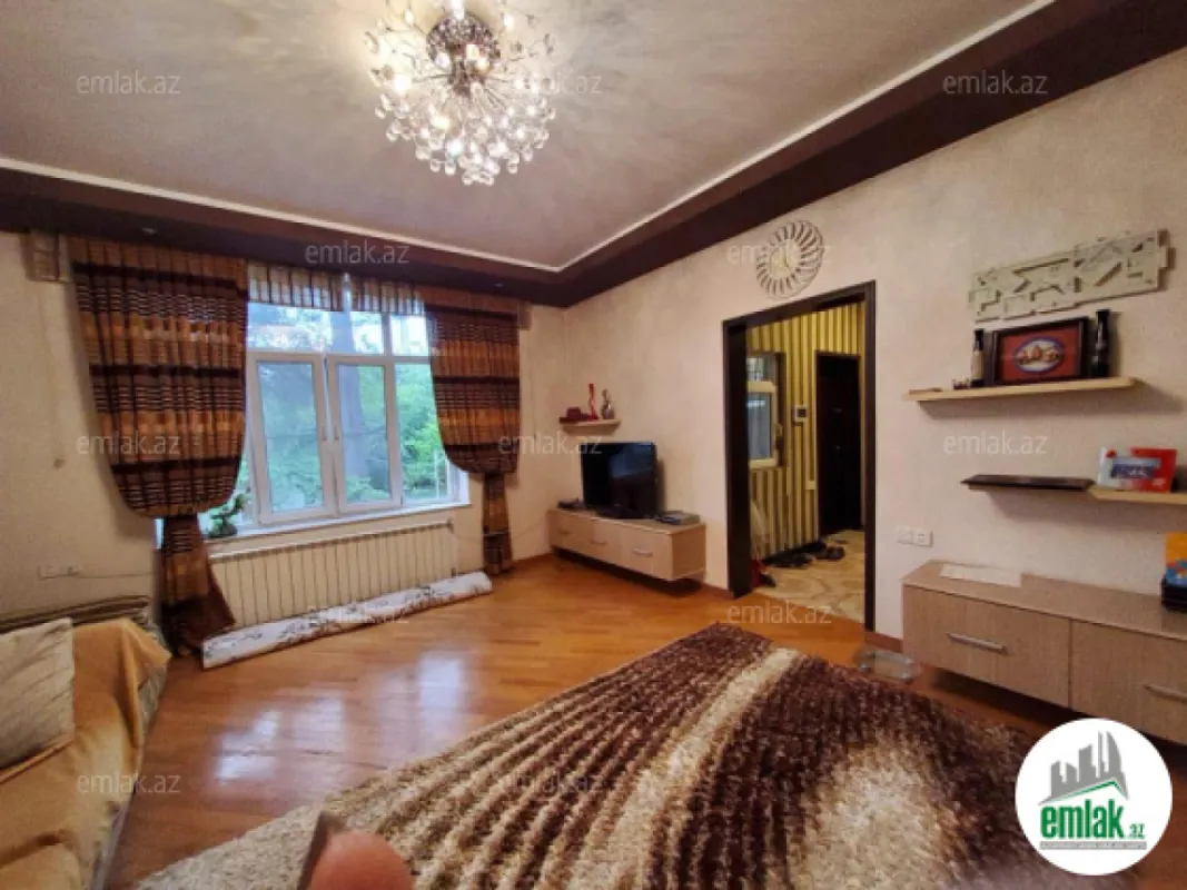 Satılır 6 otaqlı həyət evi 160 m²