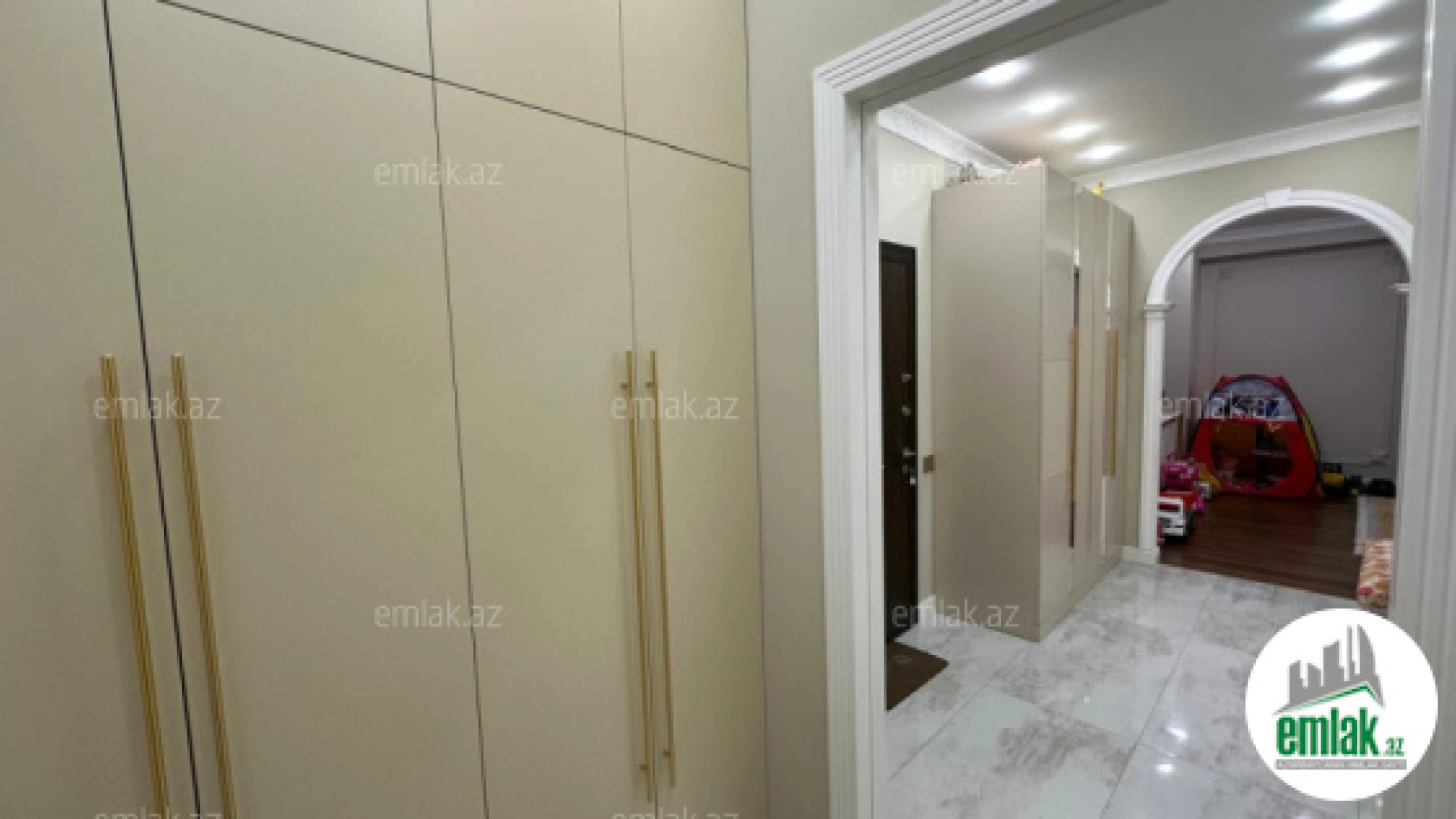 Satılır 2 otaqlı yeni tikili 90 m²