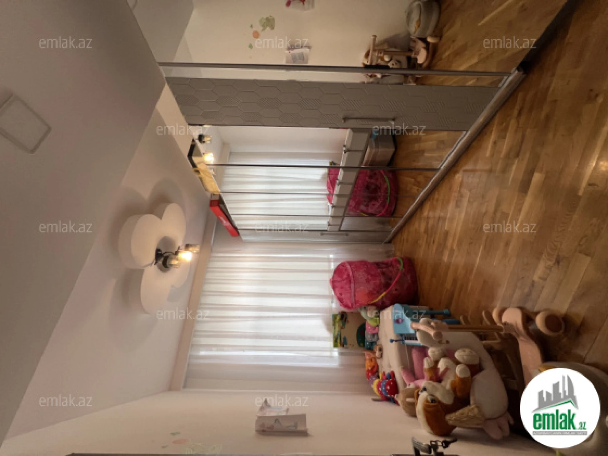 Satılır 3 otaqlı yeni tikili 75 m²