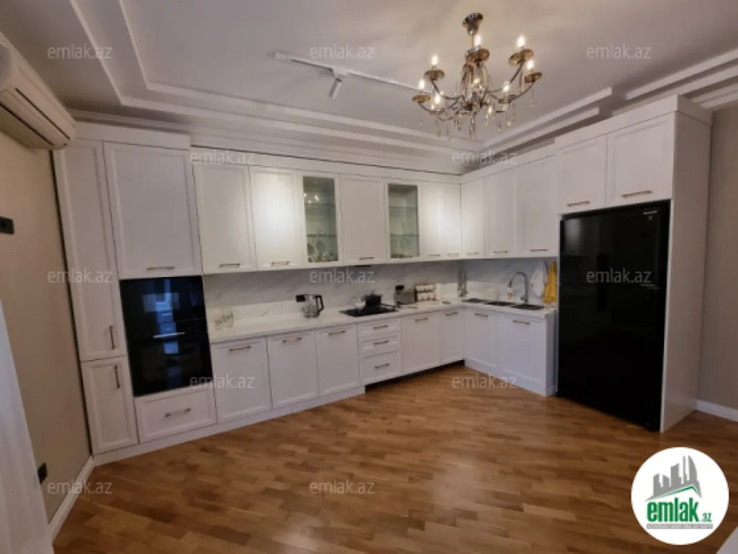 Satılır 3 otaqlı yeni tikili 140 m²