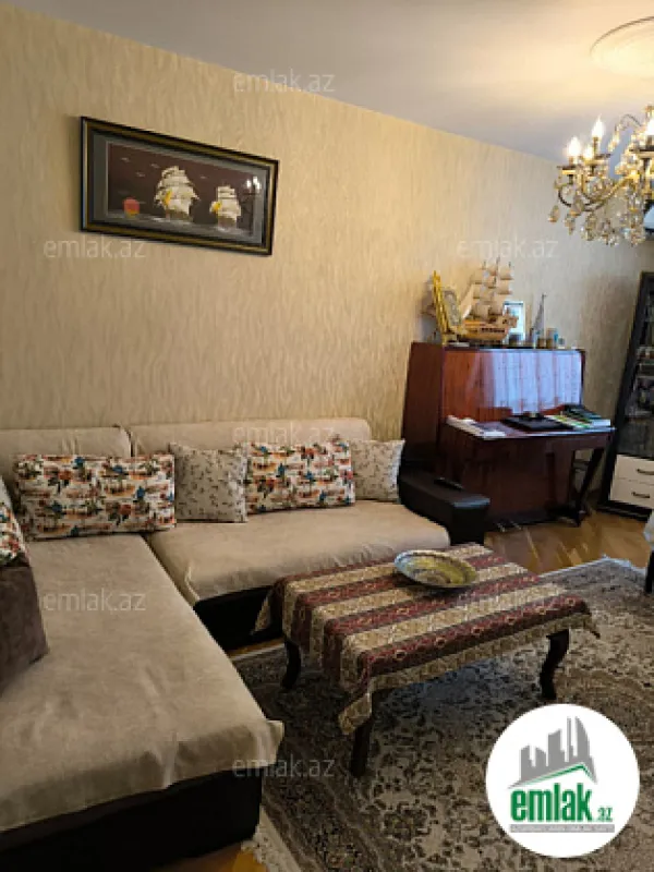 Satılır 3 otaqlı köhnə tikili 80 m²