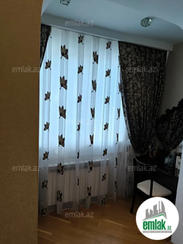 Satılır 3 otaqlı köhnə tikili 80 m²