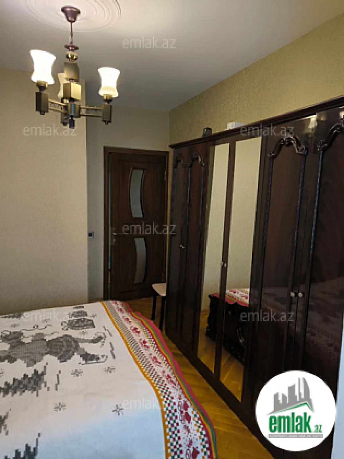 Satılır 3 otaqlı köhnə tikili 80 m²