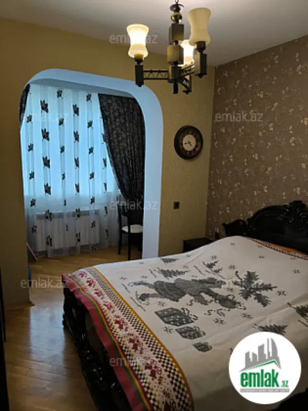 Satılır 3 otaqlı köhnə tikili 80 m²
