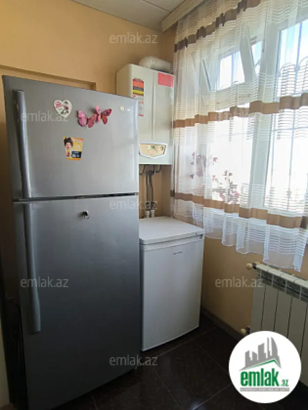 Satılır 3 otaqlı köhnə tikili 80 m²