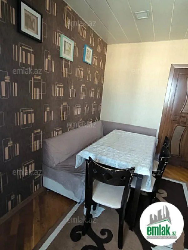 Satılır 3 otaqlı köhnə tikili 80 m²