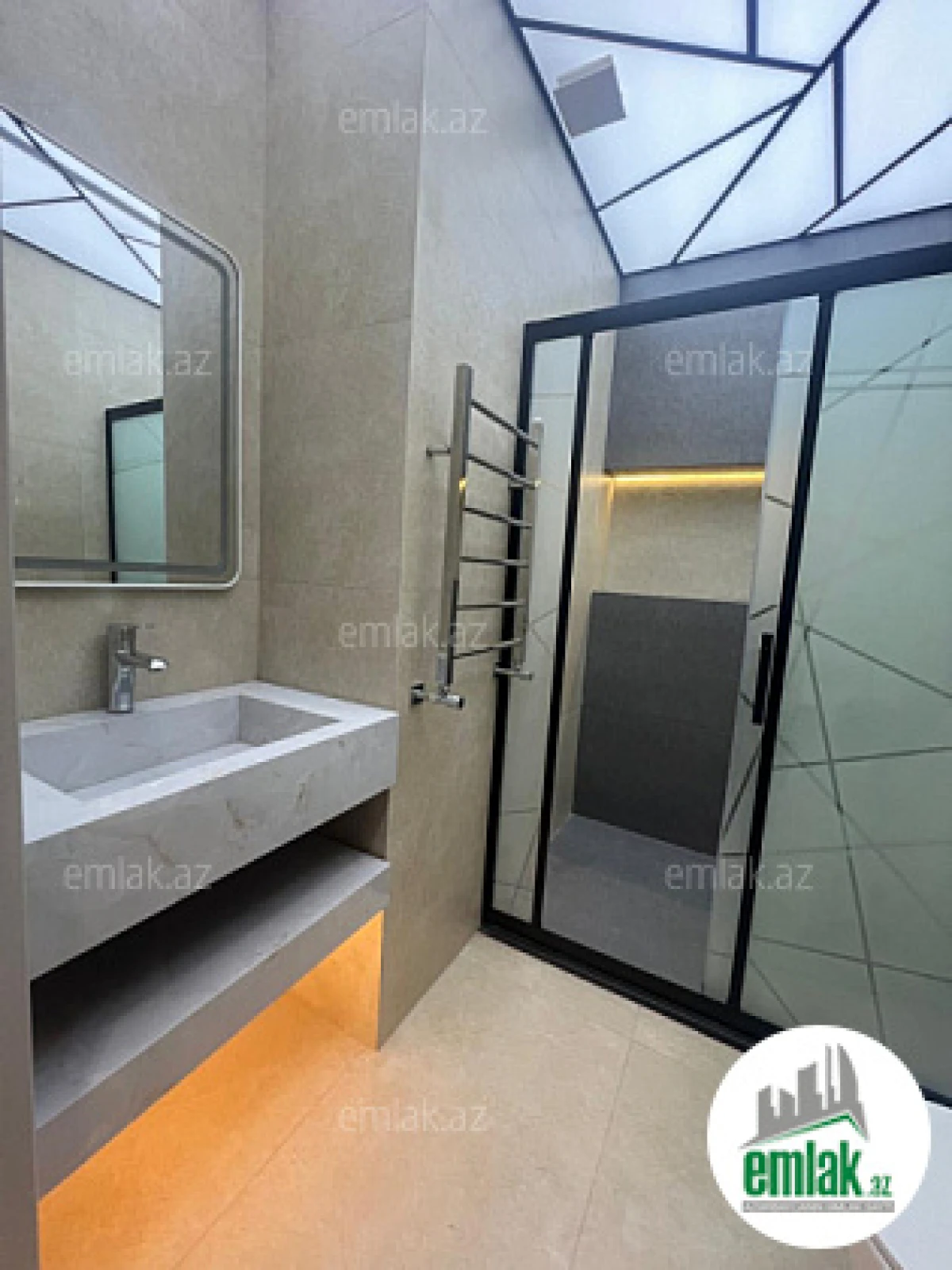 Satılır 3 otaqlı yeni tikili 108 m²