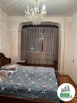 Satılır 3 otaqlı köhnə tikili 90 m²