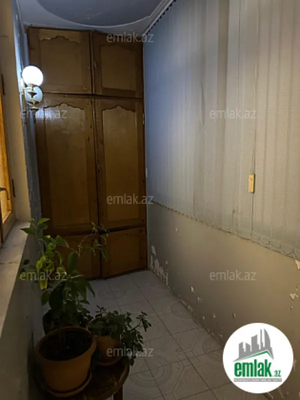 Satılır 3 otaqlı köhnə tikili 90 m²