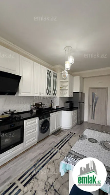 Satılır 3 otaqlı yeni tikili 130 m²