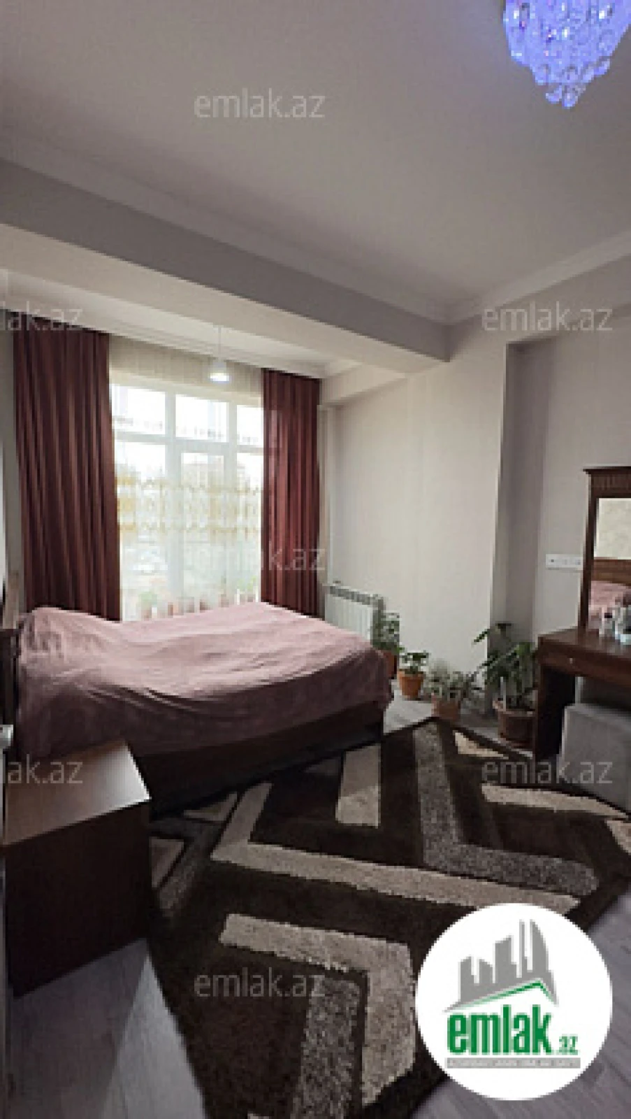 Satılır 3 otaqlı yeni tikili 130 m²