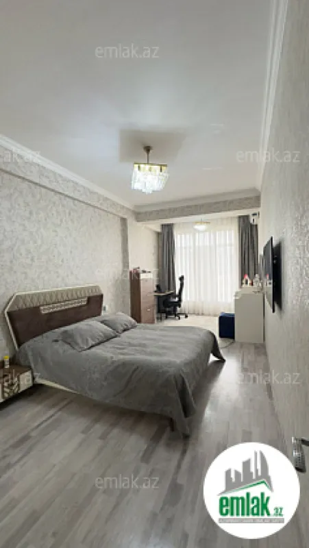Satılır 3 otaqlı yeni tikili 130 m²