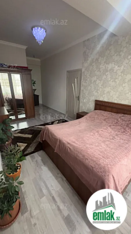 Satılır 3 otaqlı yeni tikili 130 m²