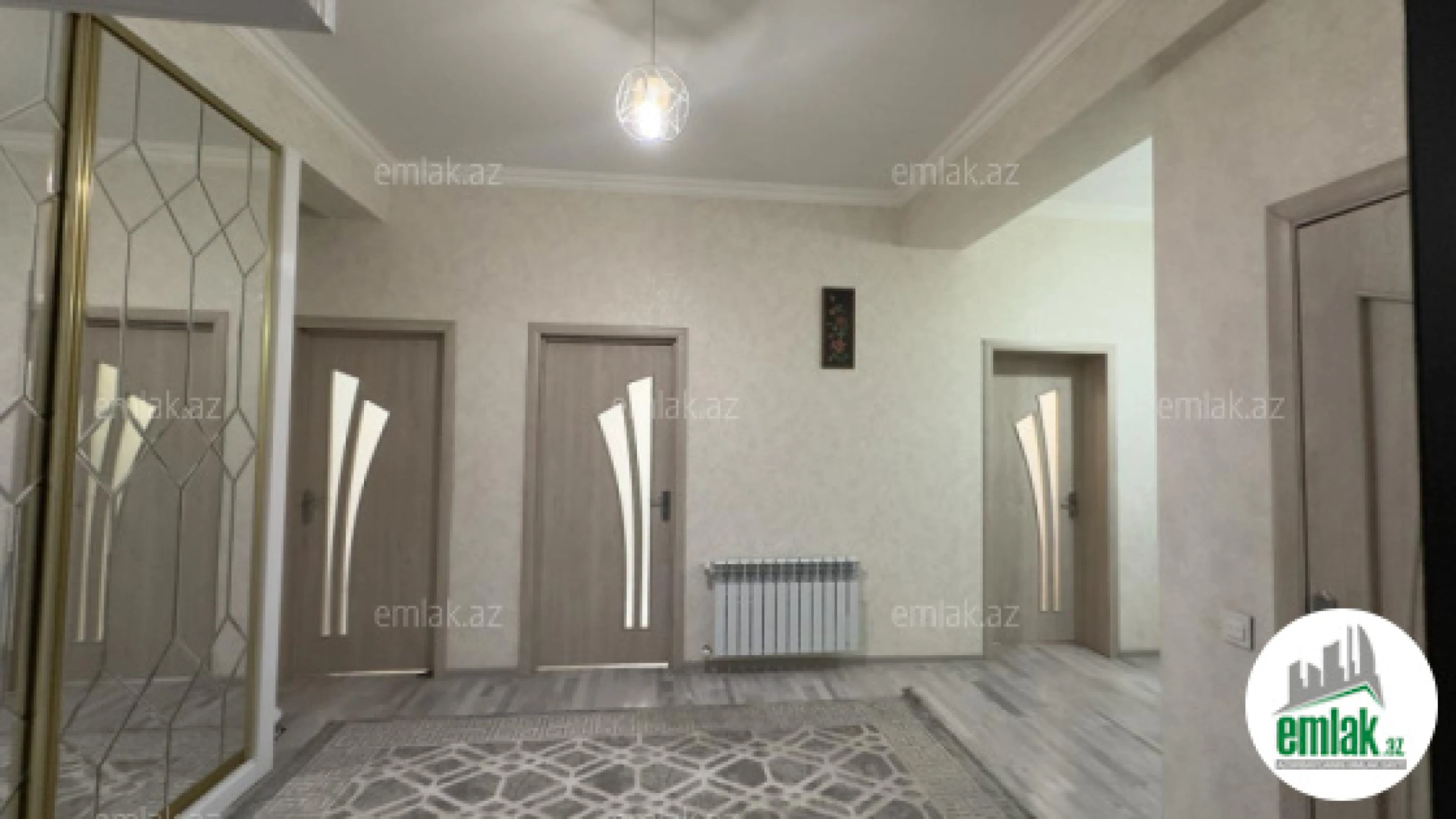 Satılır 3 otaqlı yeni tikili 130 m²