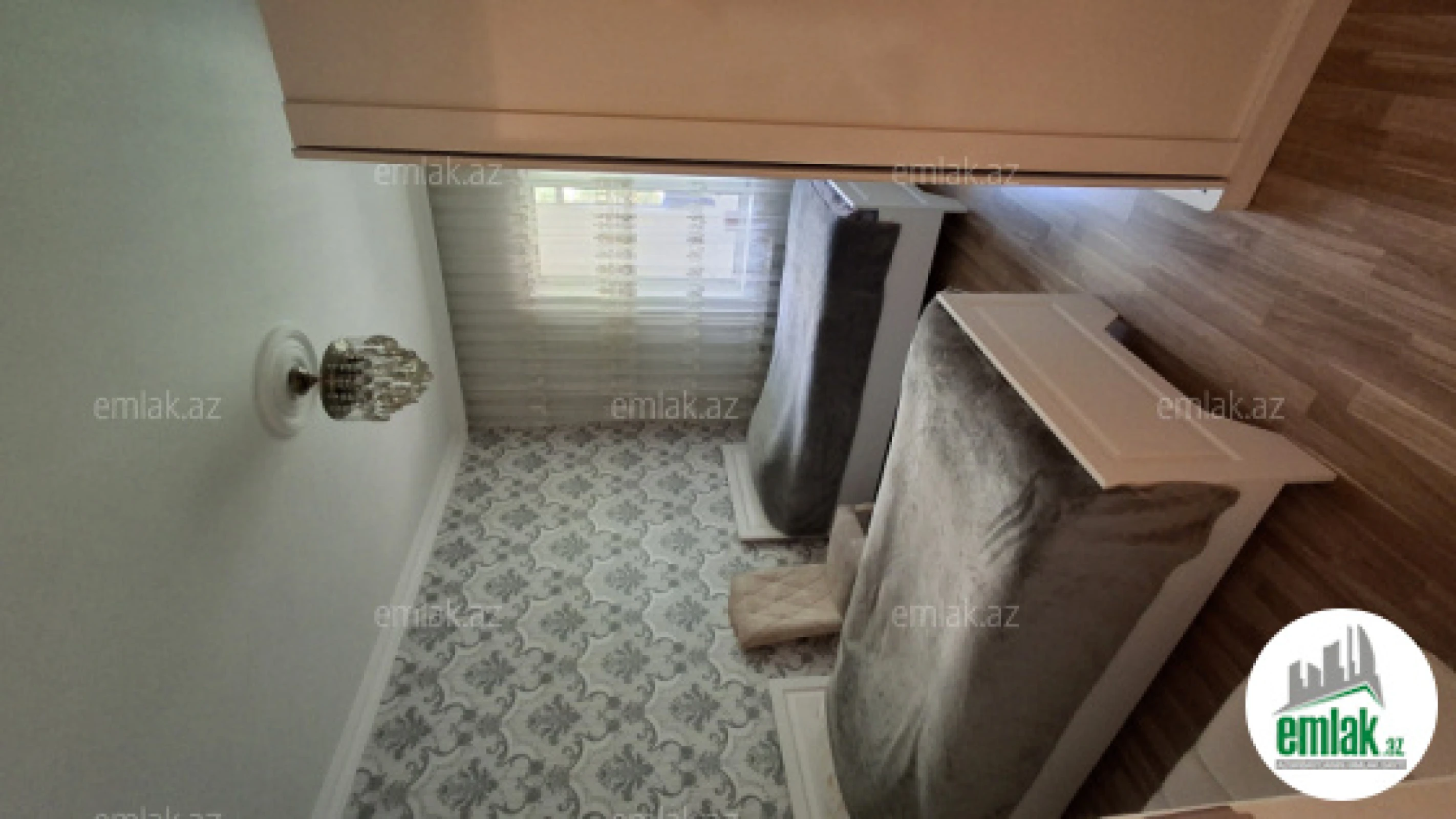 Satılır 2 otaqlı köhnə tikili 65 m²