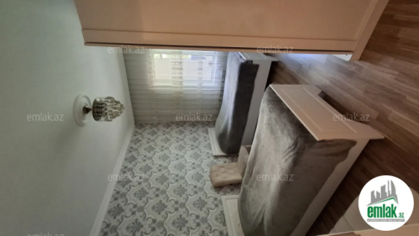 Satılır 2 otaqlı köhnə tikili 65 m²