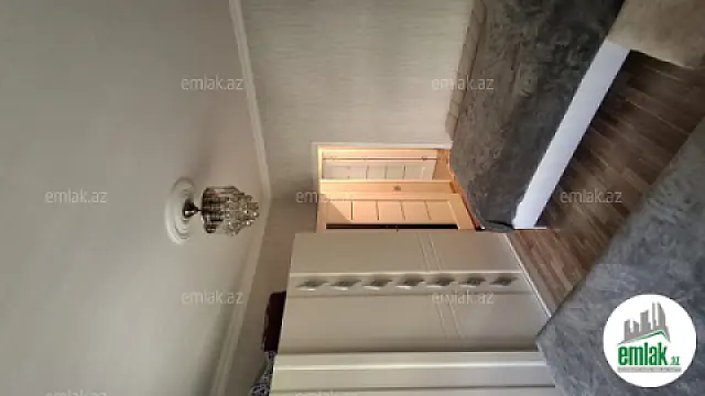 Satılır 2 otaqlı köhnə tikili 65 m²