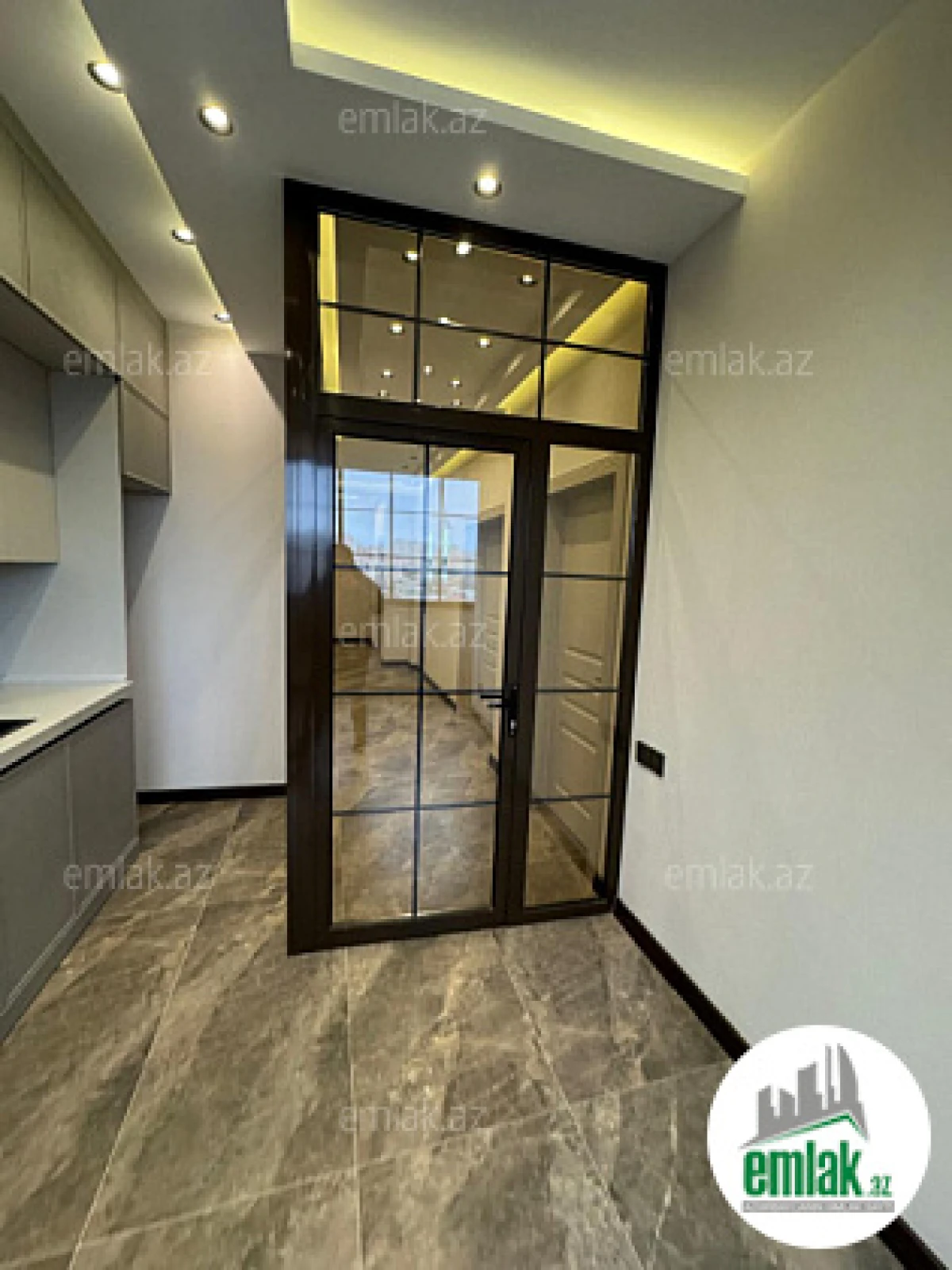 Satılır 3 otaqlı yeni tikili 135 m²