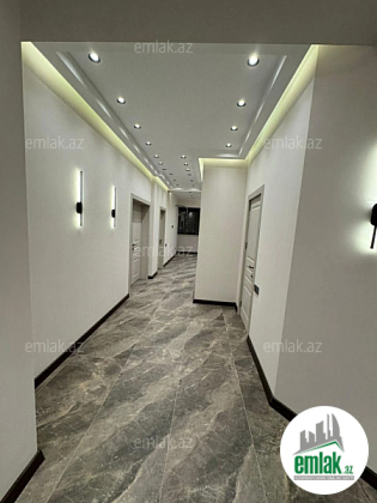Satılır 3 otaqlı yeni tikili 135 m²