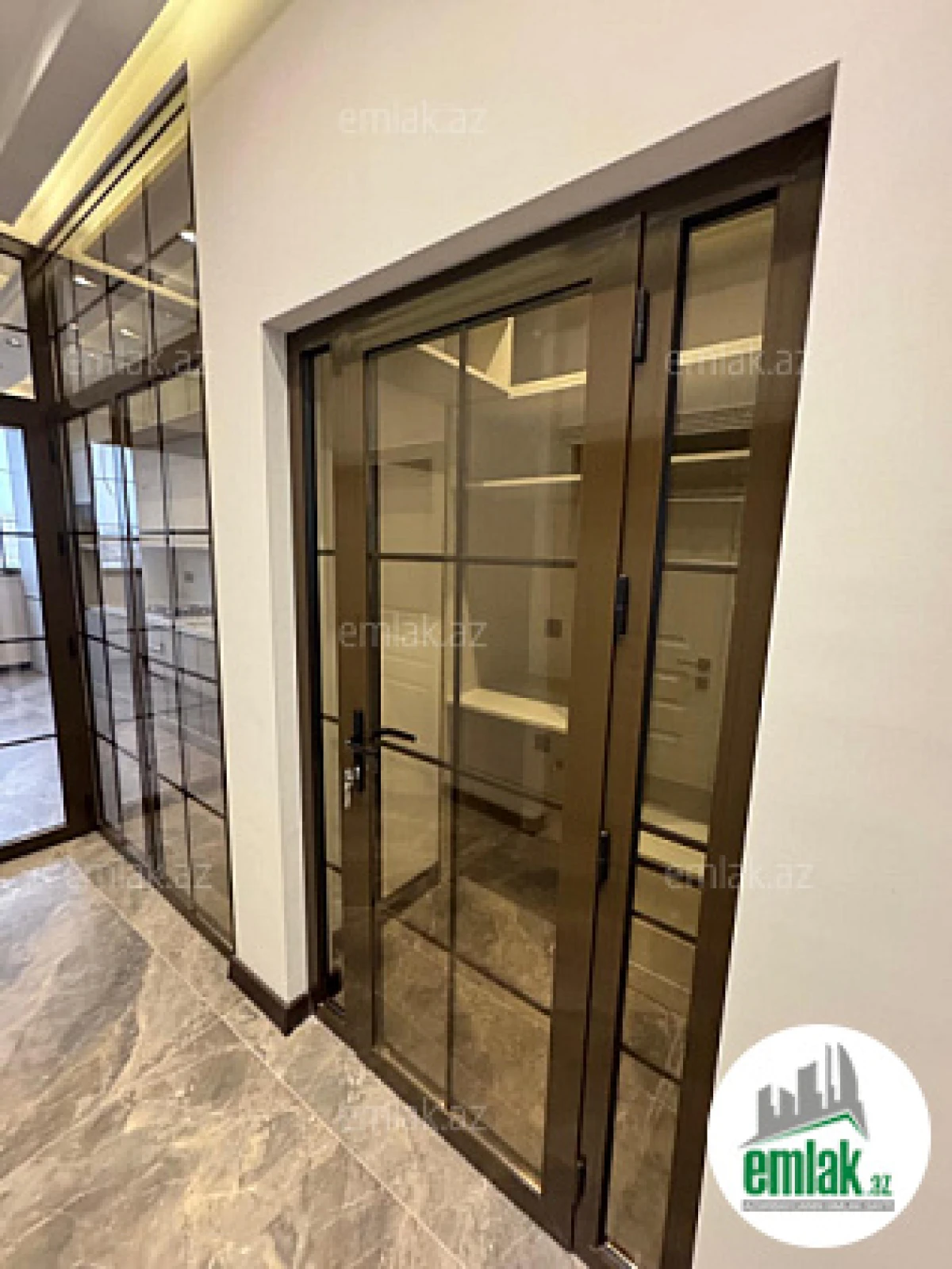 Satılır 3 otaqlı yeni tikili 135 m²