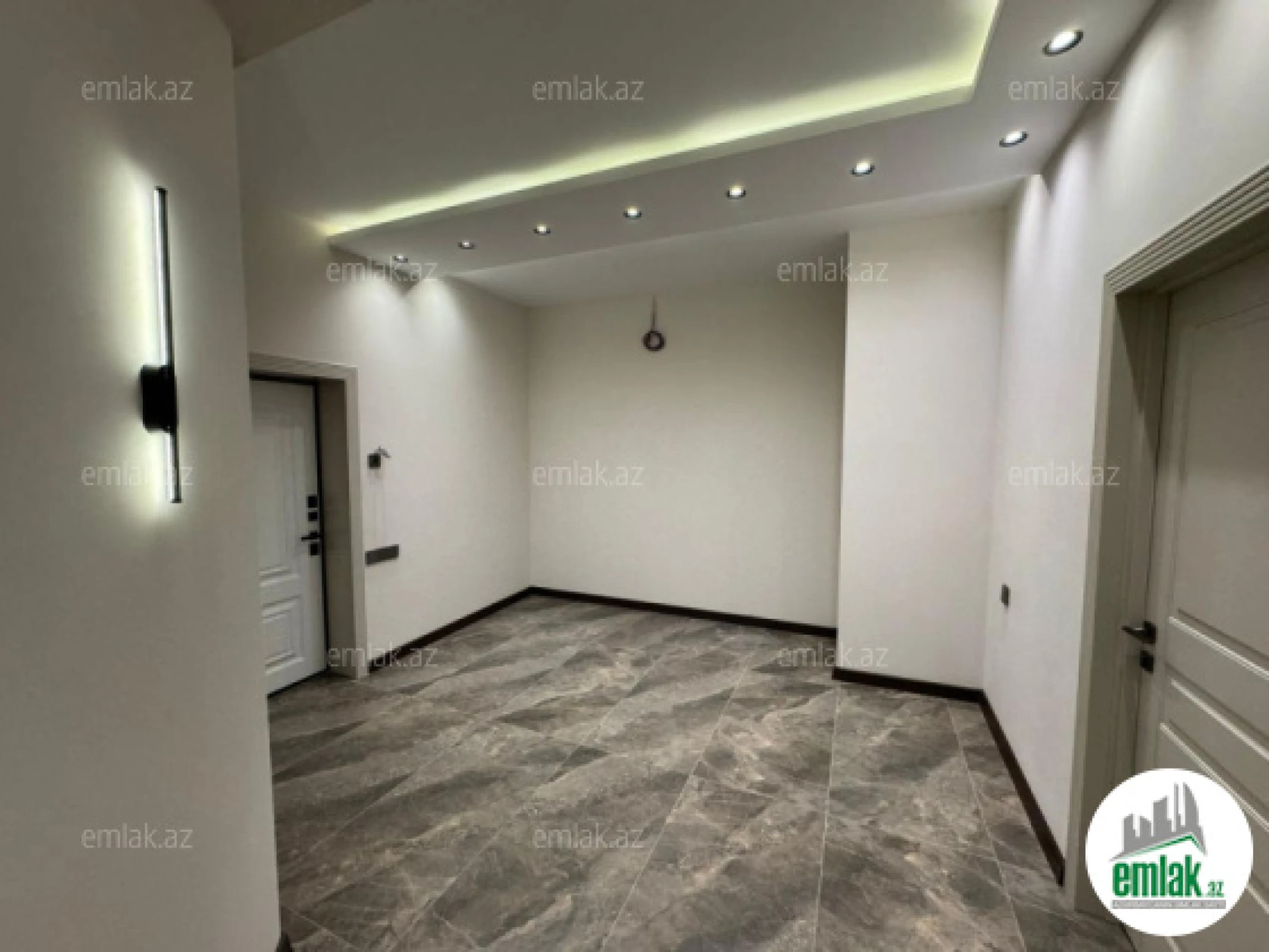 Satılır 3 otaqlı yeni tikili 135 m²