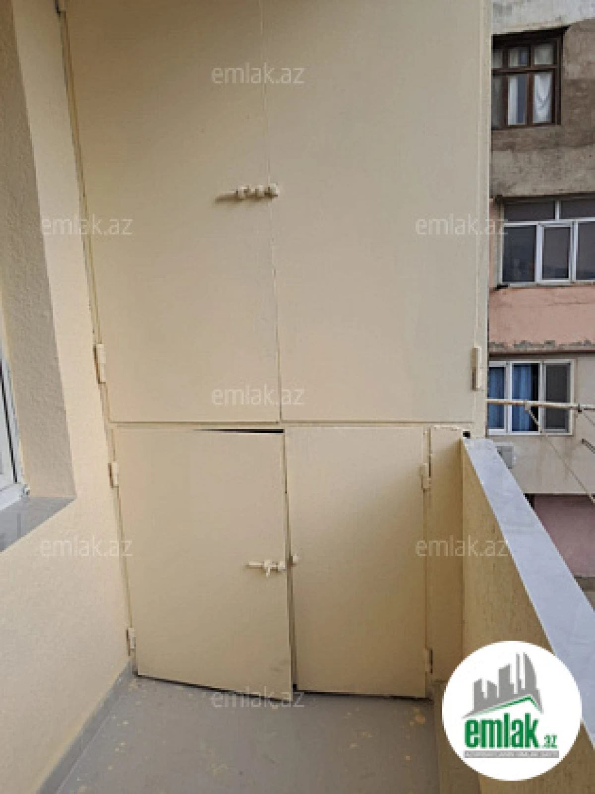 Satılır 3 otaqlı köhnə tikili 90 m²