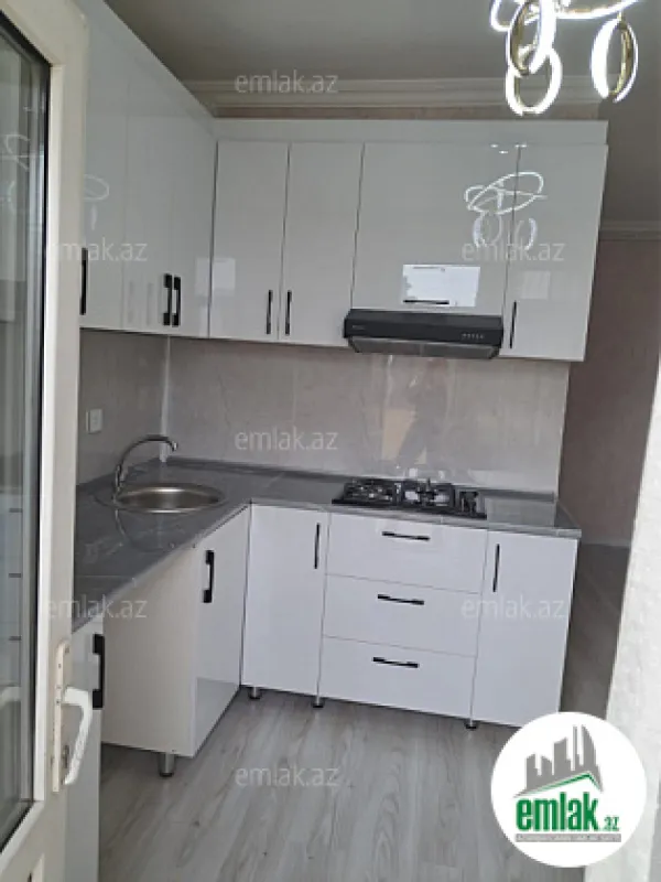 Satılır 3 otaqlı köhnə tikili 90 m²