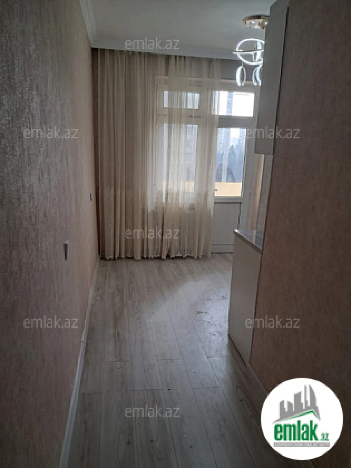 Satılır 3 otaqlı köhnə tikili 90 m²