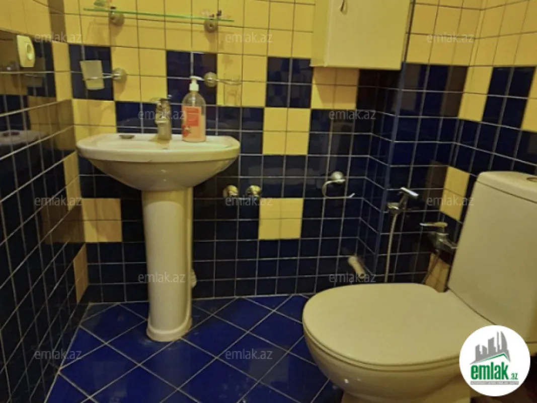 Satılır 3 otaqlı köhnə tikili 70 m²