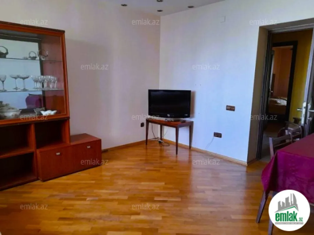 Satılır 3 otaqlı köhnə tikili 70 m²
