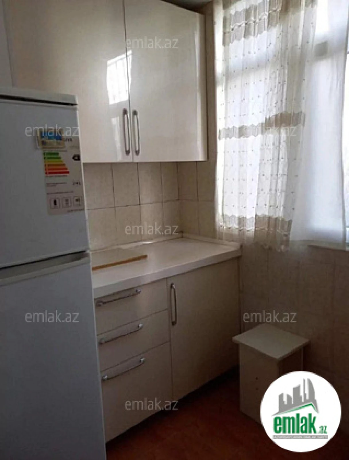 Satılır 1 otaqlı köhnə tikili 40 m²