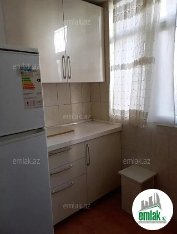 Satılır 1 otaqlı köhnə tikili 40 m²