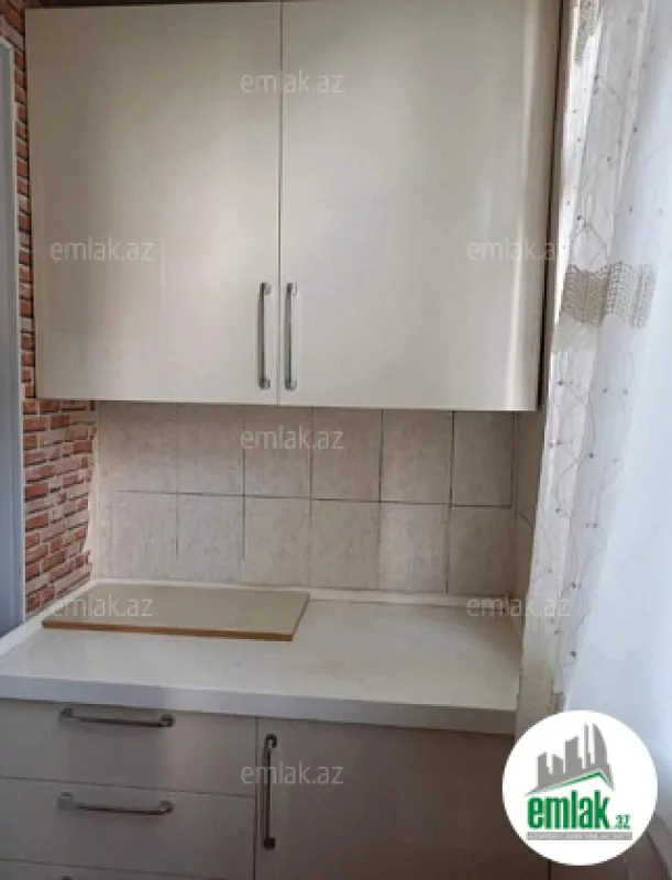 Satılır 1 otaqlı köhnə tikili 40 m²