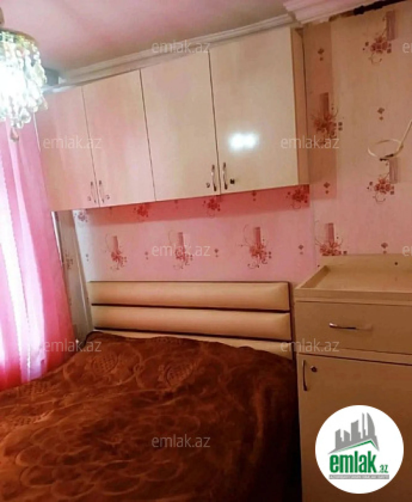 Satılır 1 otaqlı köhnə tikili 40 m²