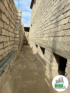 Satılır 6 otaqlı həyət evi 390 m²