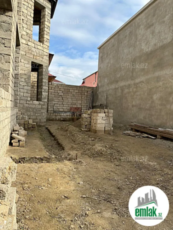 Satılır 6 otaqlı həyət evi 390 m²