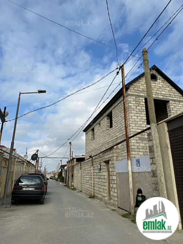 Satılır 6 otaqlı həyət evi 390 m²