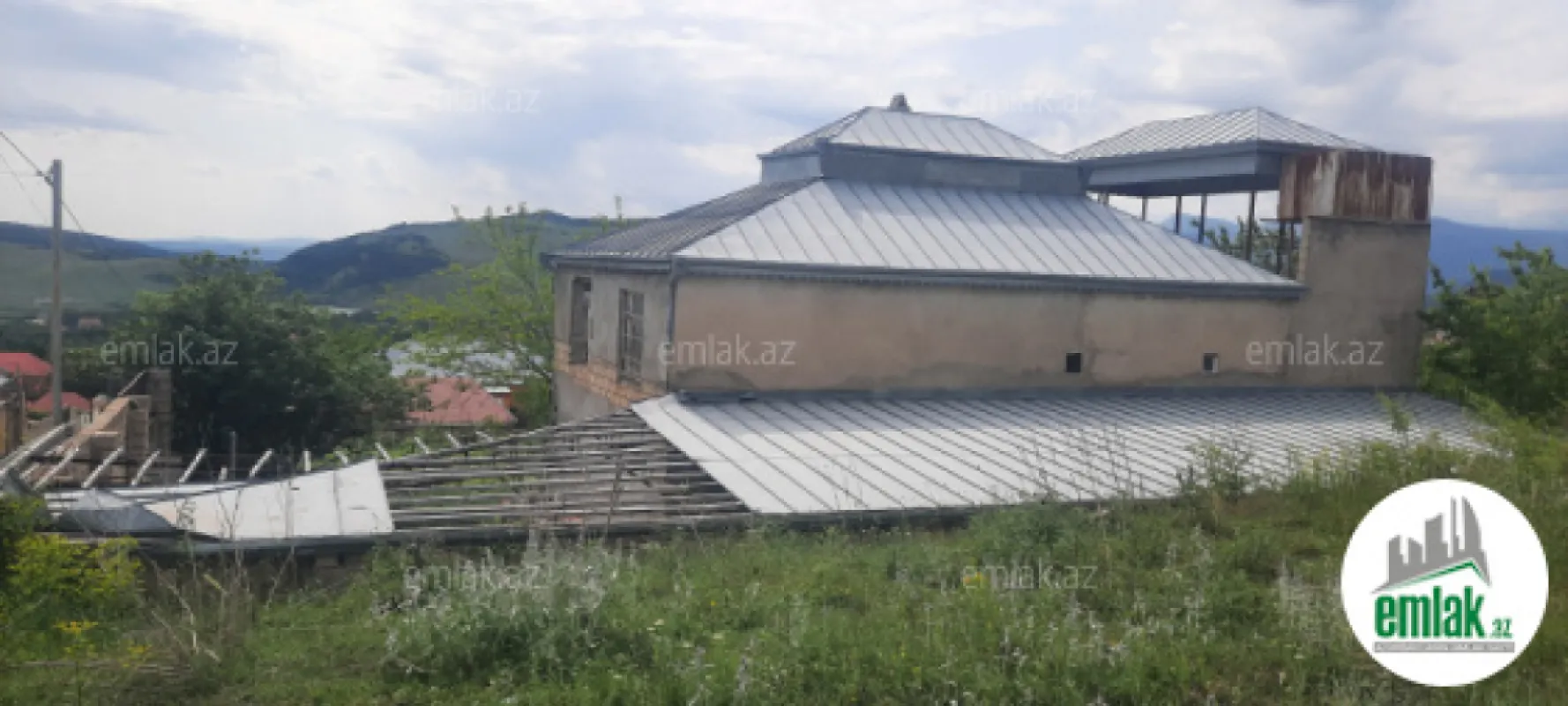 Satılır 5 otaqlı mənzil 200 m²