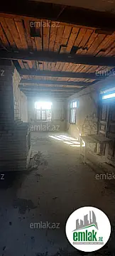 Satılır 5 otaqlı mənzil 200 m²