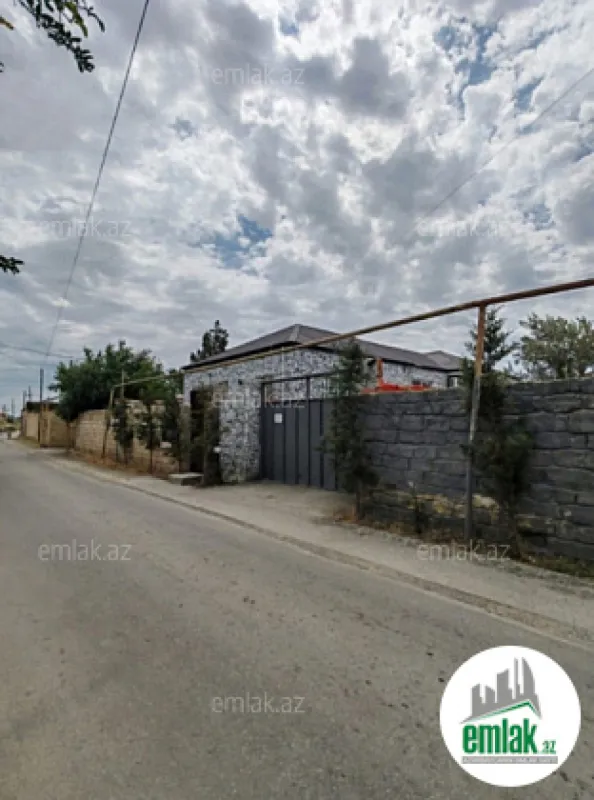 Satılır 3 otaqlı həyət evi 4.5 m²
