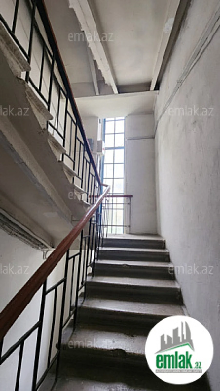 Satılır 2 otaqlı köhnə tikili 55 m²