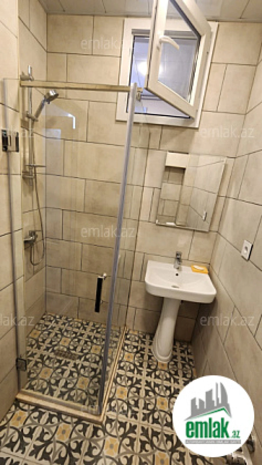 Satılır 2 otaqlı köhnə tikili 55 m²