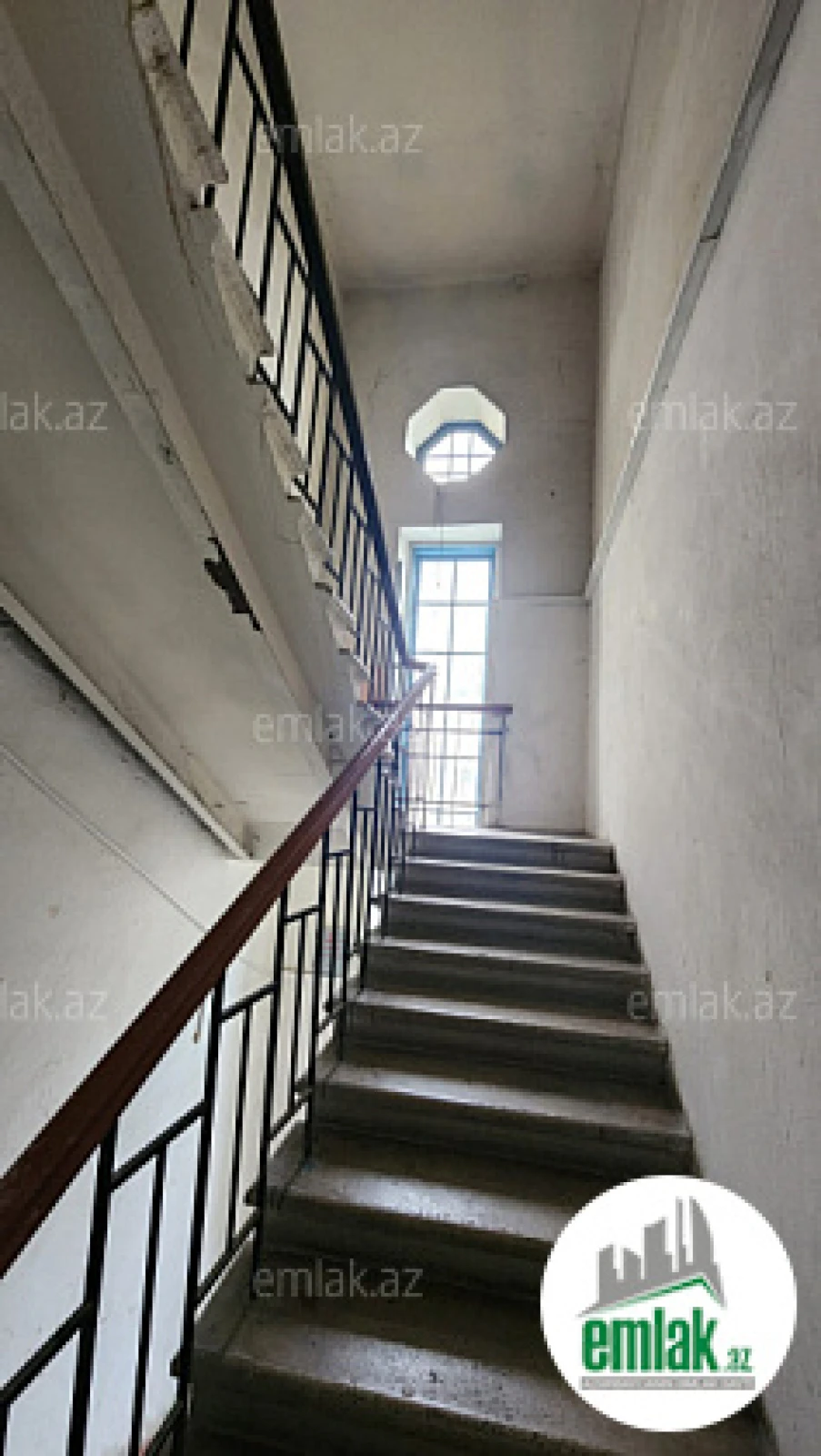 Satılır 2 otaqlı köhnə tikili 55 m²