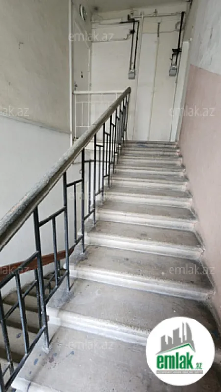 Satılır 2 otaqlı köhnə tikili 55 m²