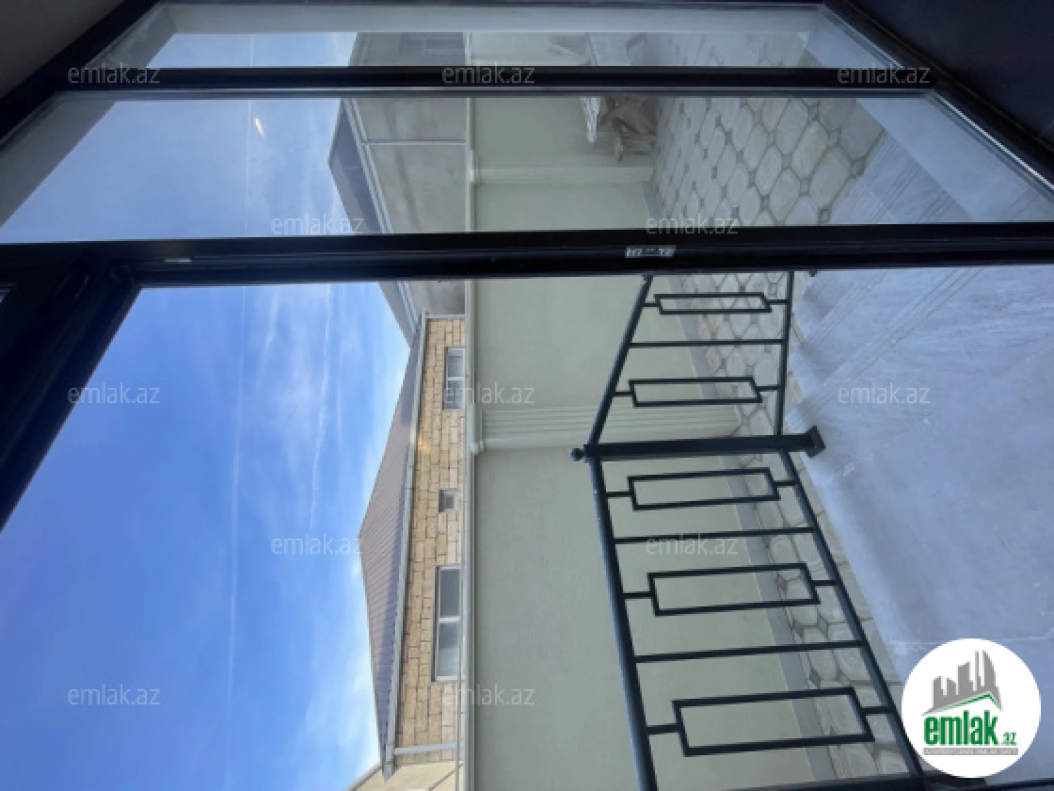 Satılır 5 otaqlı həyət evi 200 m²