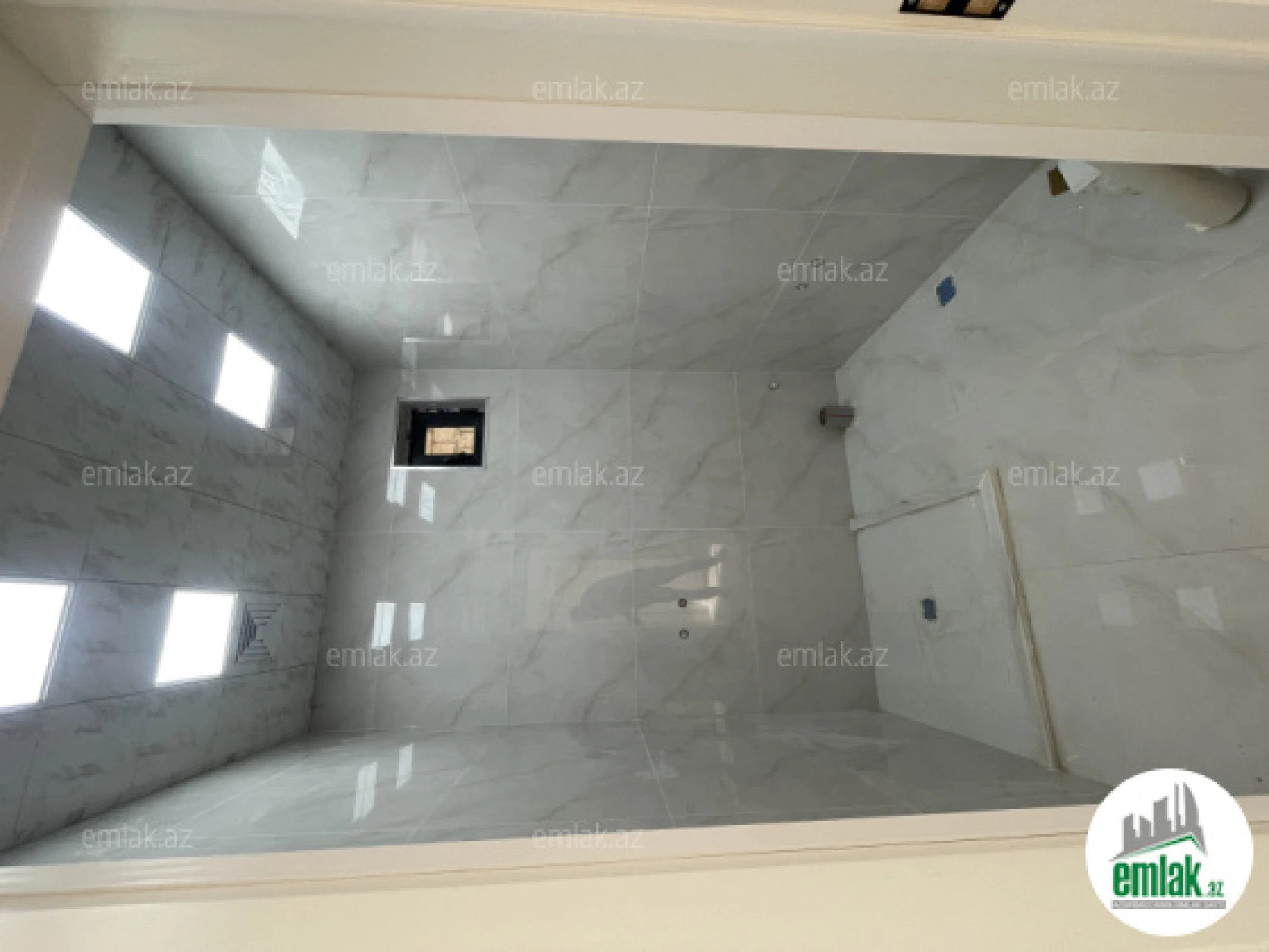 Satılır 5 otaqlı həyət evi 200 m²