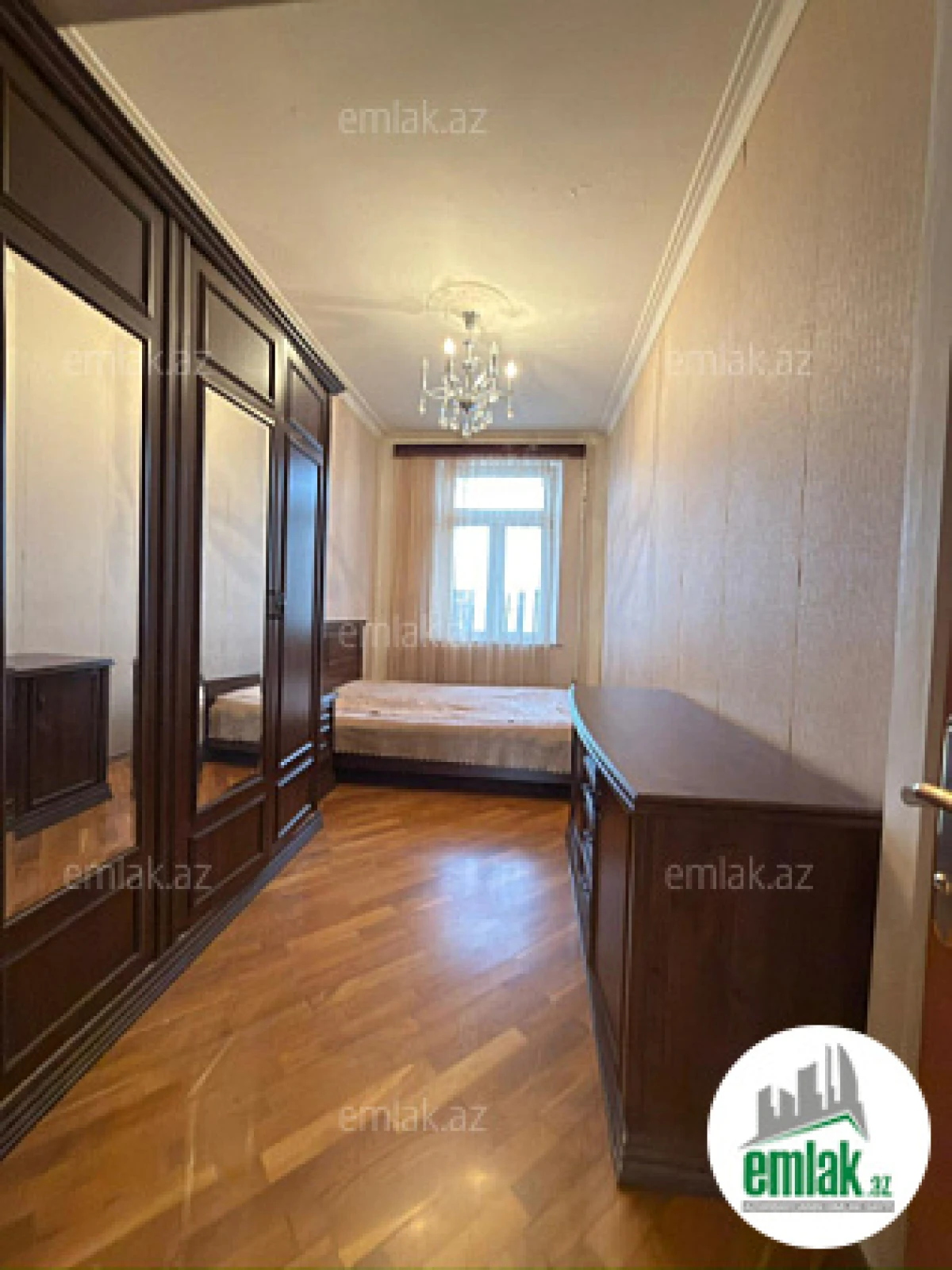 Satılır 2 otaqlı köhnə tikili 56 m²