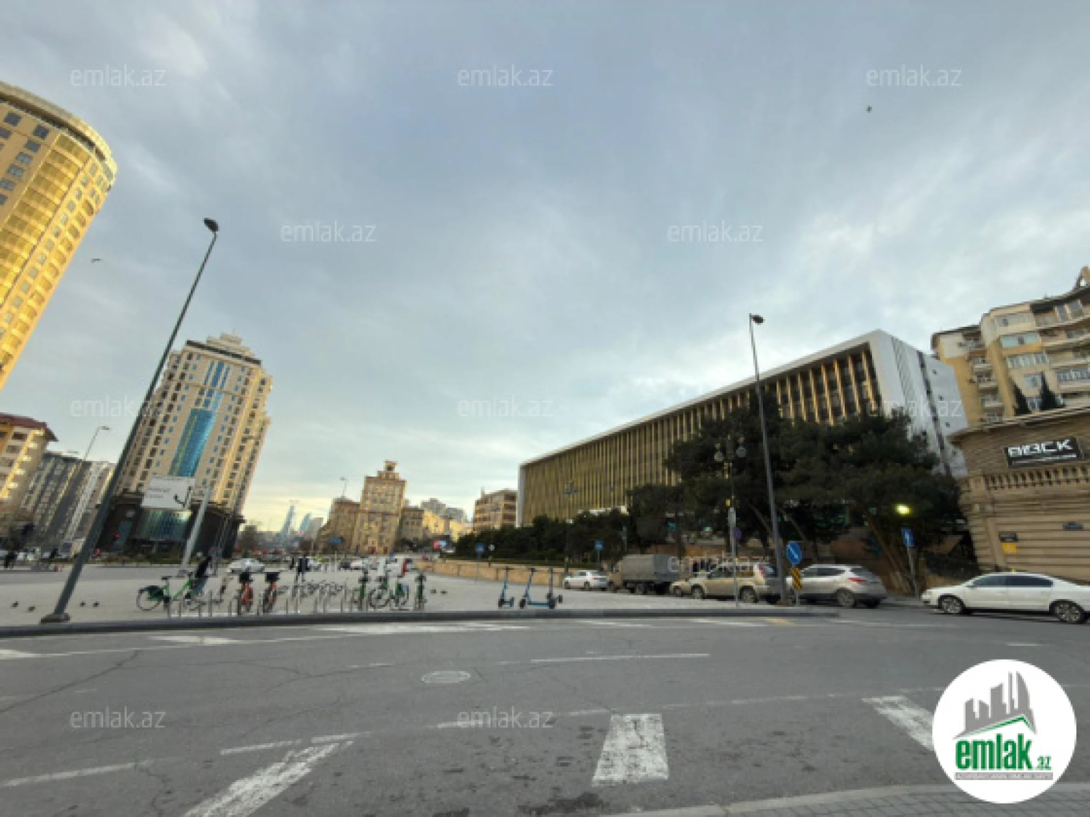 Satılır 2 otaqlı köhnə tikili 56 m²